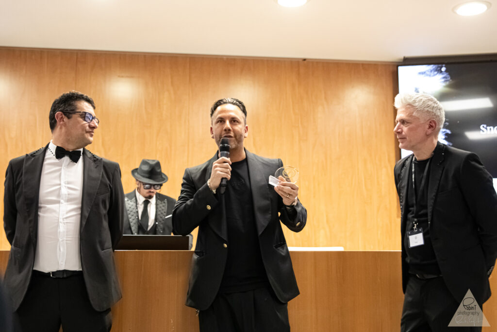 AWARDS-98-1024×683
